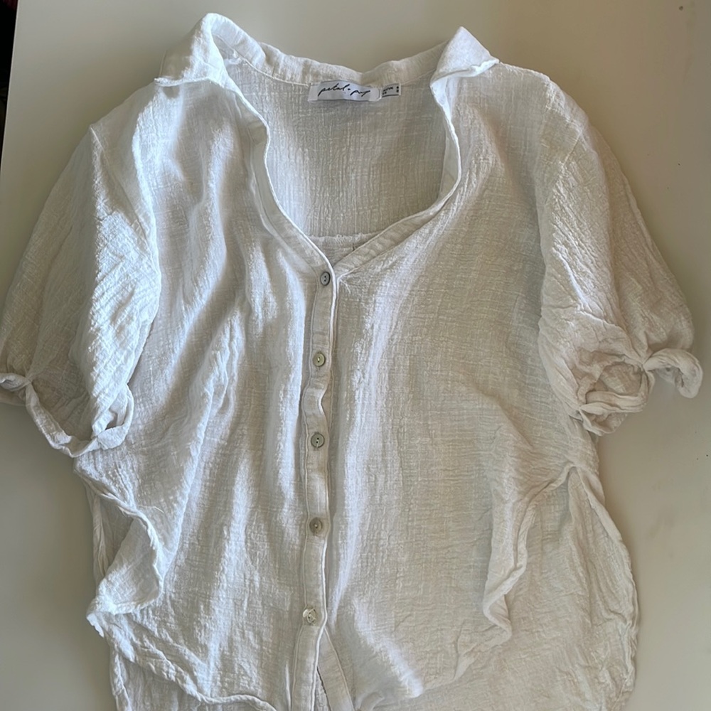 Petal and Pup small White Short Sleeve Button Up Top